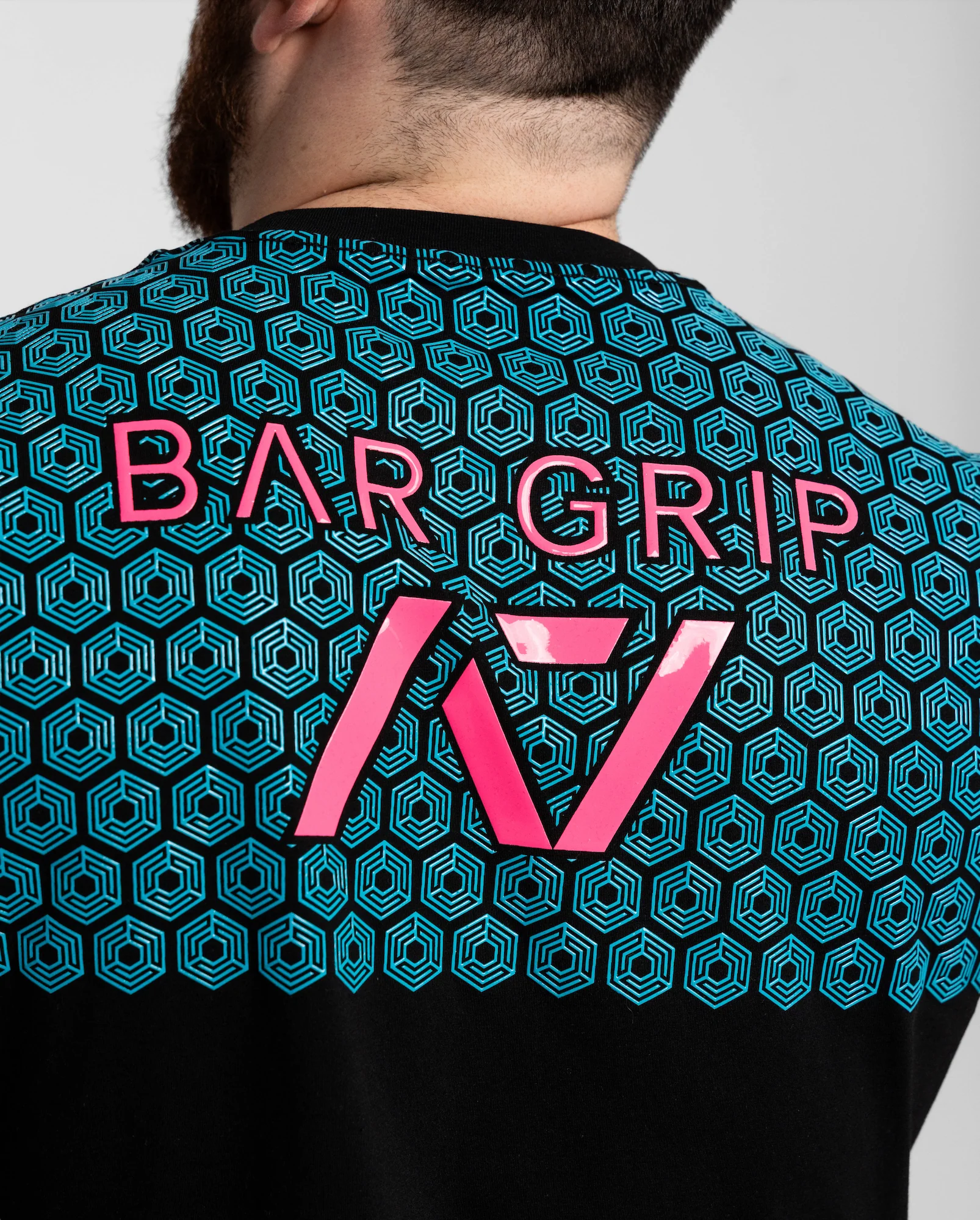 High Vibes True-Fit Bar Grip Men's Shirt - Image 5