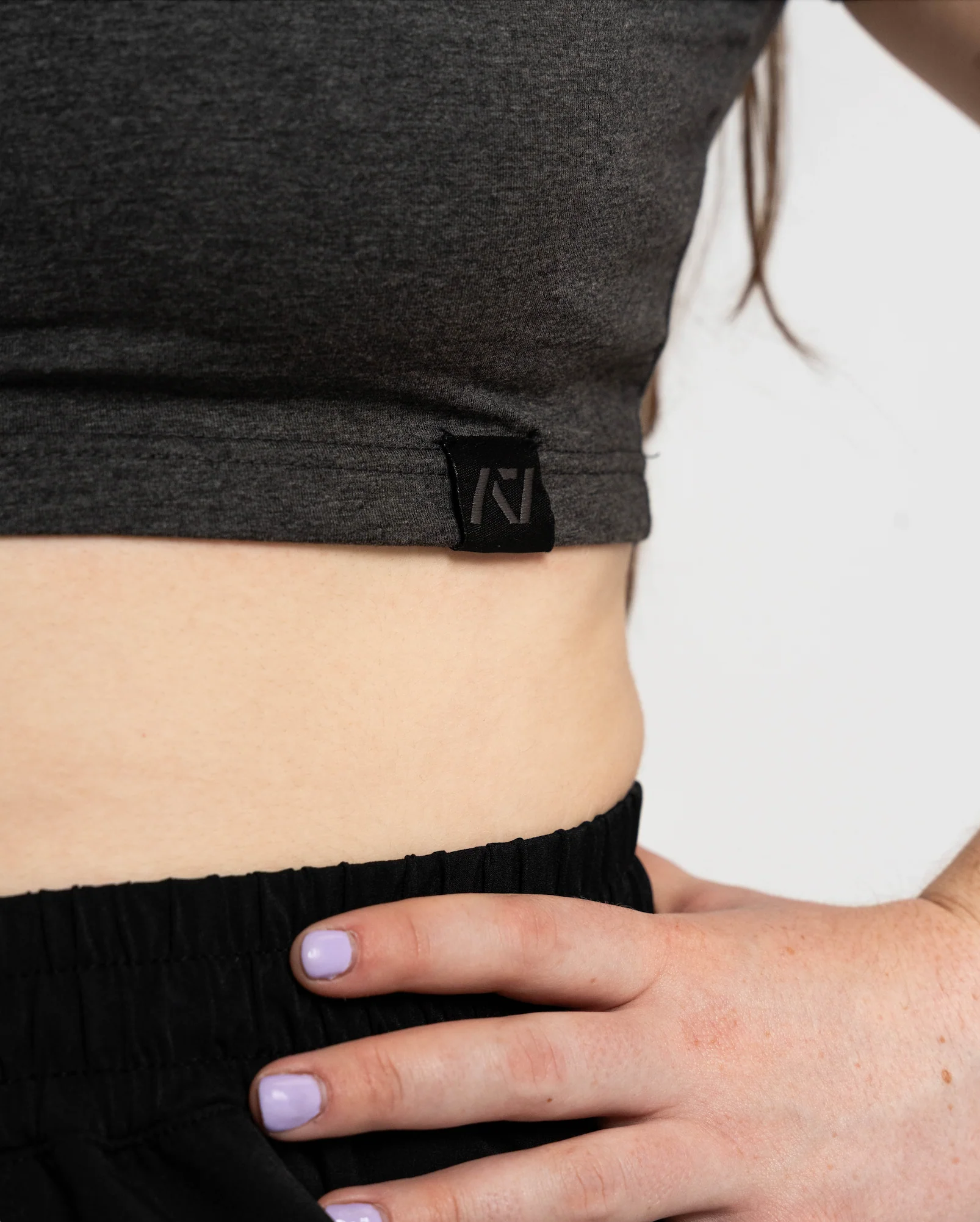 Timeless True-Fit Women's Bar Grip Crop - Charcoal - Image 4
